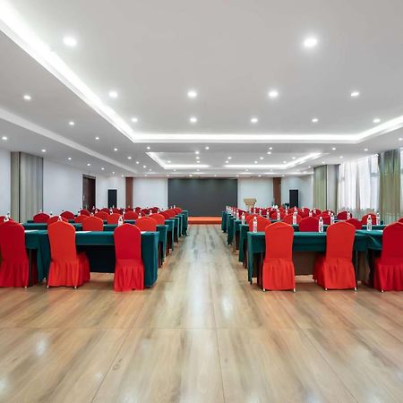Ramada Linyi North Hotel Eksteriør billede