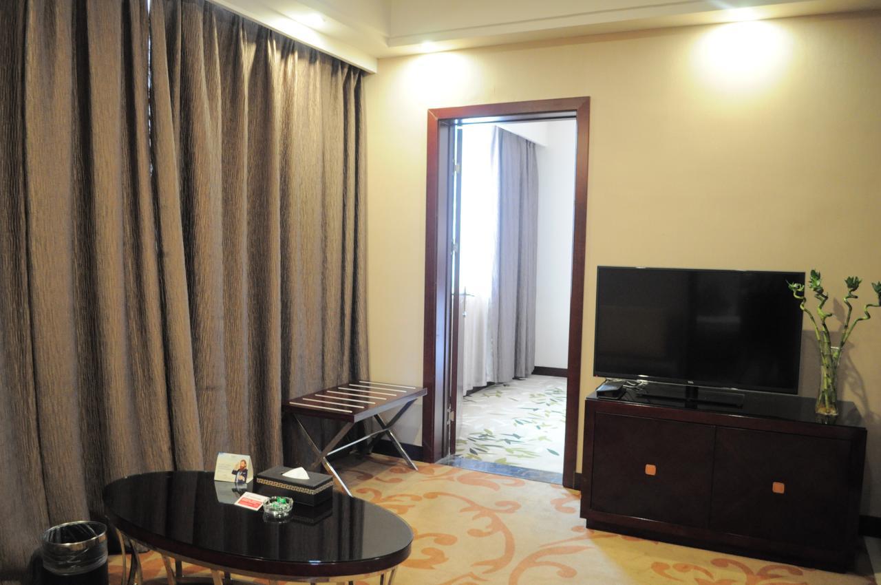 Ramada Linyi North Hotel Eksteriør billede